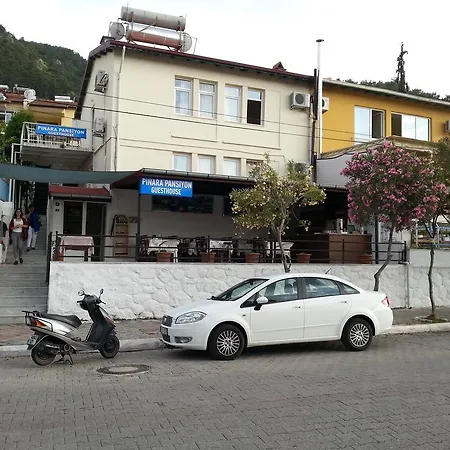 Ostello Pinara & *