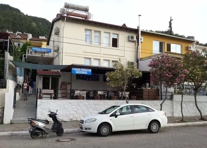 بيت شباب Pinara &