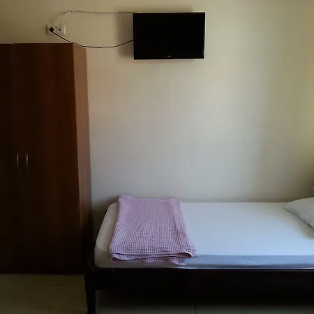 普那拉宾馆 旅馆 费特希耶